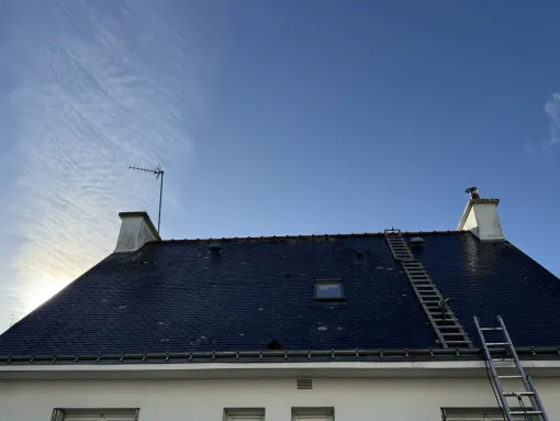 Nettoyage, démoussage de toiture et application d'une résine à Lorient, Lorient, COUVREUR.TA