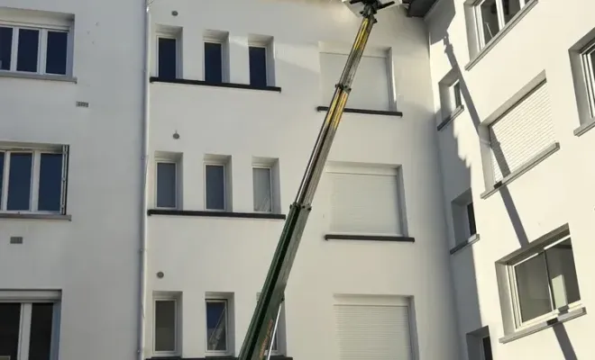 Rénovation toiture ardoise avec camion nacelle à Lorient, Lorient, COUVREUR.TA